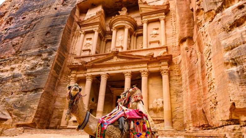 From ancient ruins to seaside getaways to stargazing—the things to do in Jordan span far and wide.