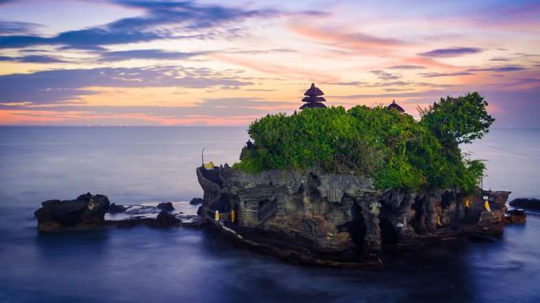Tanah Lot is one of the most picturesque places to visit during 10 days in Indonesia.