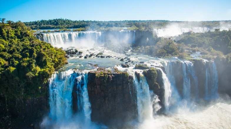 You cannot not visit the series of strong waterfalls at Iguazu Falls during your 7 days in Argentina.