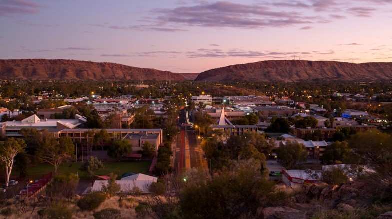 If you are starting a journey to the red center of the Australian Outback, make a stop to enjoy the countless things to do in Alice Springs.