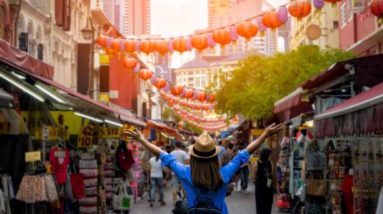 Experience the fast-paced hustle in Chinatown of Singapore