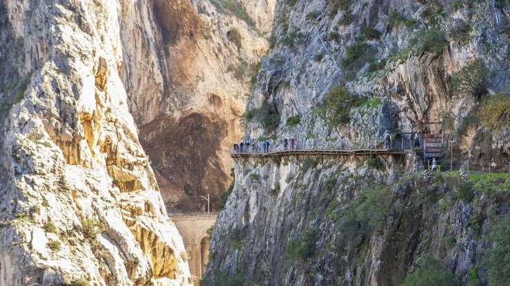 El Caminito del Rey trek, also known as the hike with the world’s most dangerous walkway, is situated in the Andalusian province of Málaga, Spain.