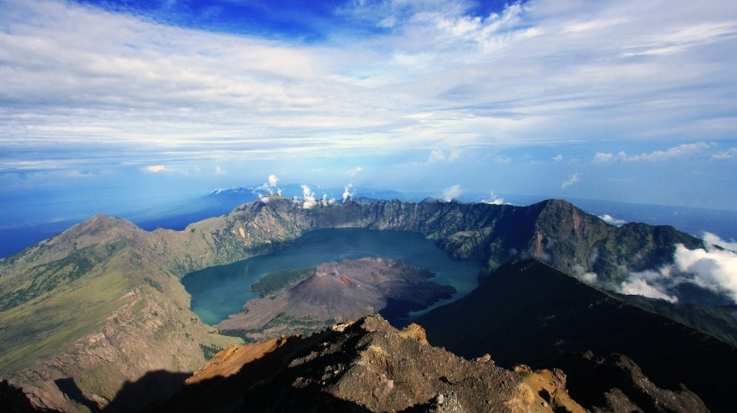 Mount Rinjani trek will make you climb an active volcano in Indonesia
