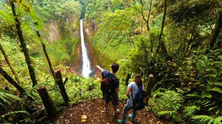 There are many waterfalls that you can explore in Costa Rica