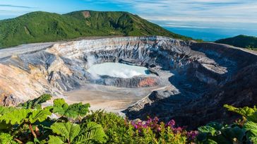 5 Volcanos in Costa Rica to Visit