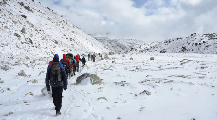 Travelers going to the Everest Base camp