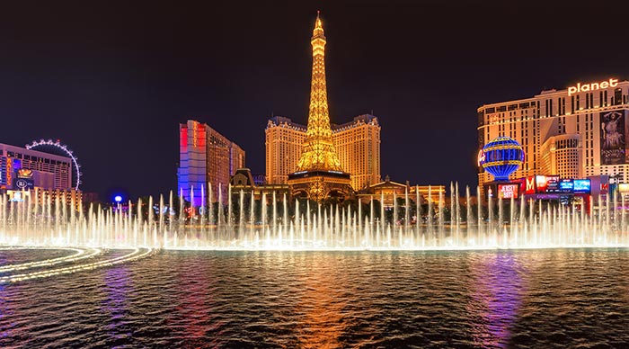 Bellagio fountain show at Paris hotel and casino in Las Vegas